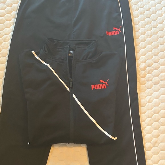 Puma Black Apparel with Gray Tag - Picture 1 of 2
